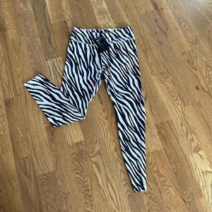 Nike Zebra Cropped Leggings size M